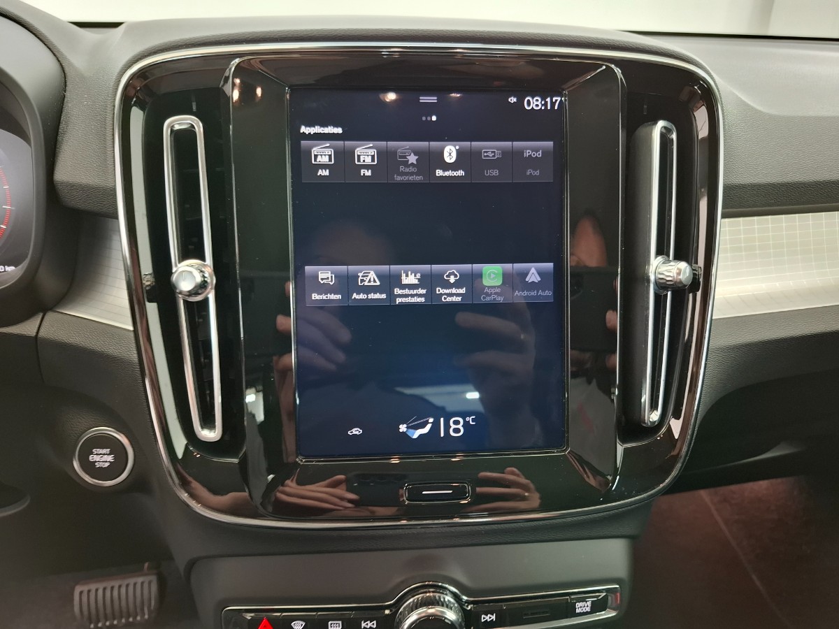 Volvo XC40 2.0 T4 AUT Momentum Pro Camera ACC