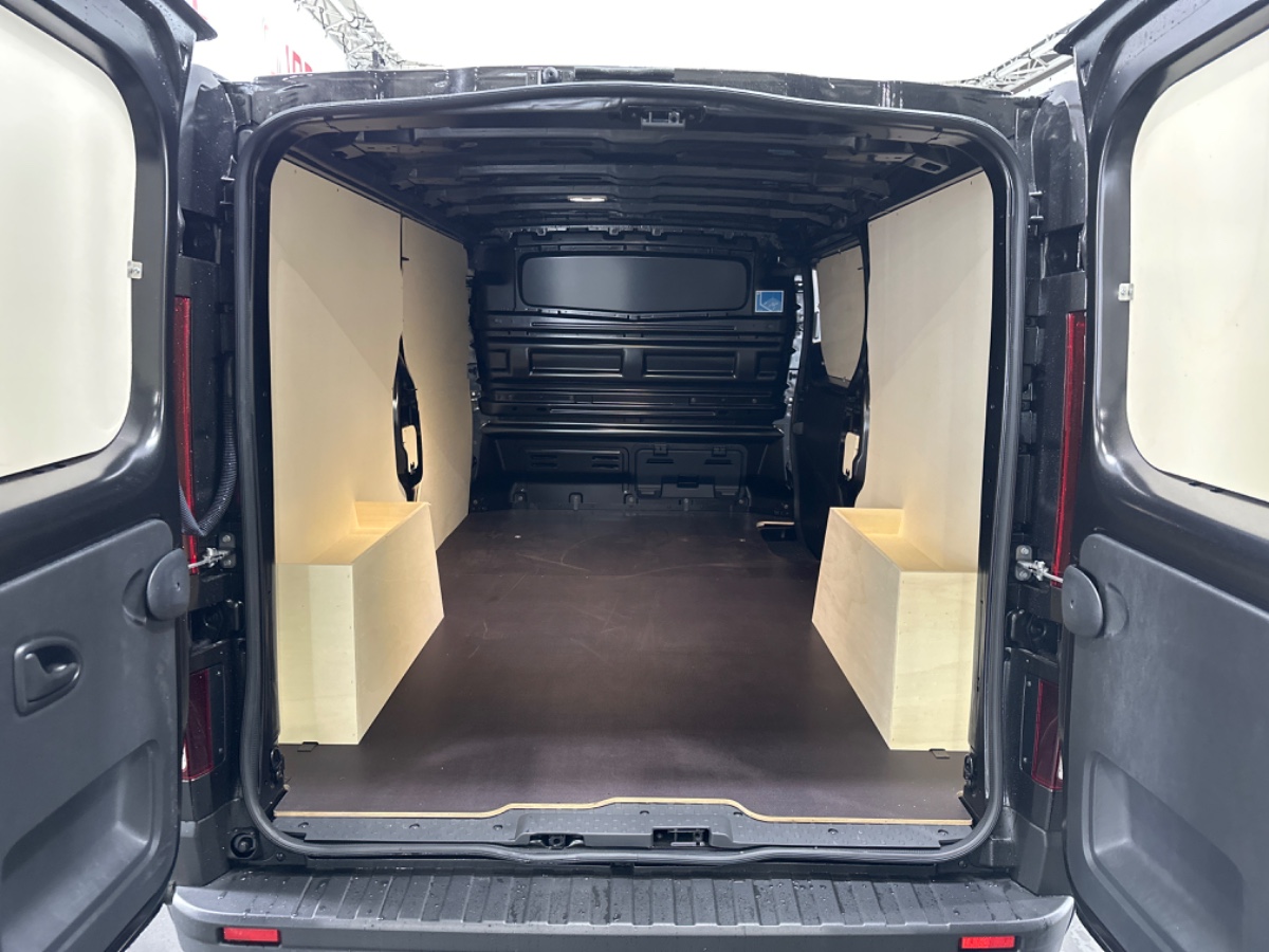 Renault Trafic 2.0 Blue dCi 130 T30 L2H1 Advance | Noir | Betimmering | Allseasons | NWP 35000 ex