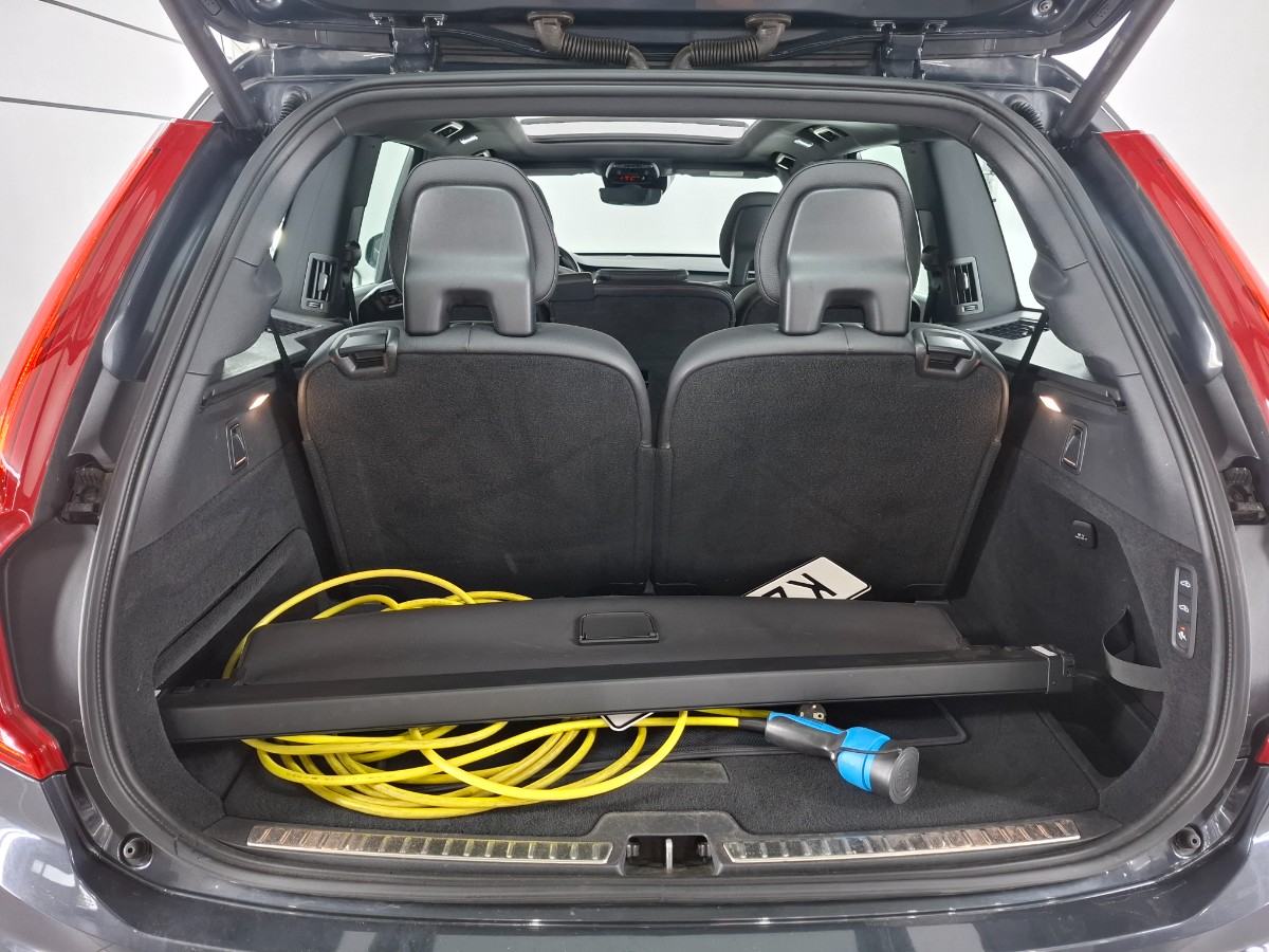 Volvo XC90 2.0 T8 Twin Engine AWD Pano Luchtvering Trekhaak 7P Leder ACC Stoelverwarming