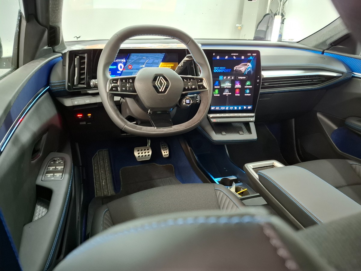 Renault Scenic E-Tech EV87 long range Alpine Panoramadak Solarby