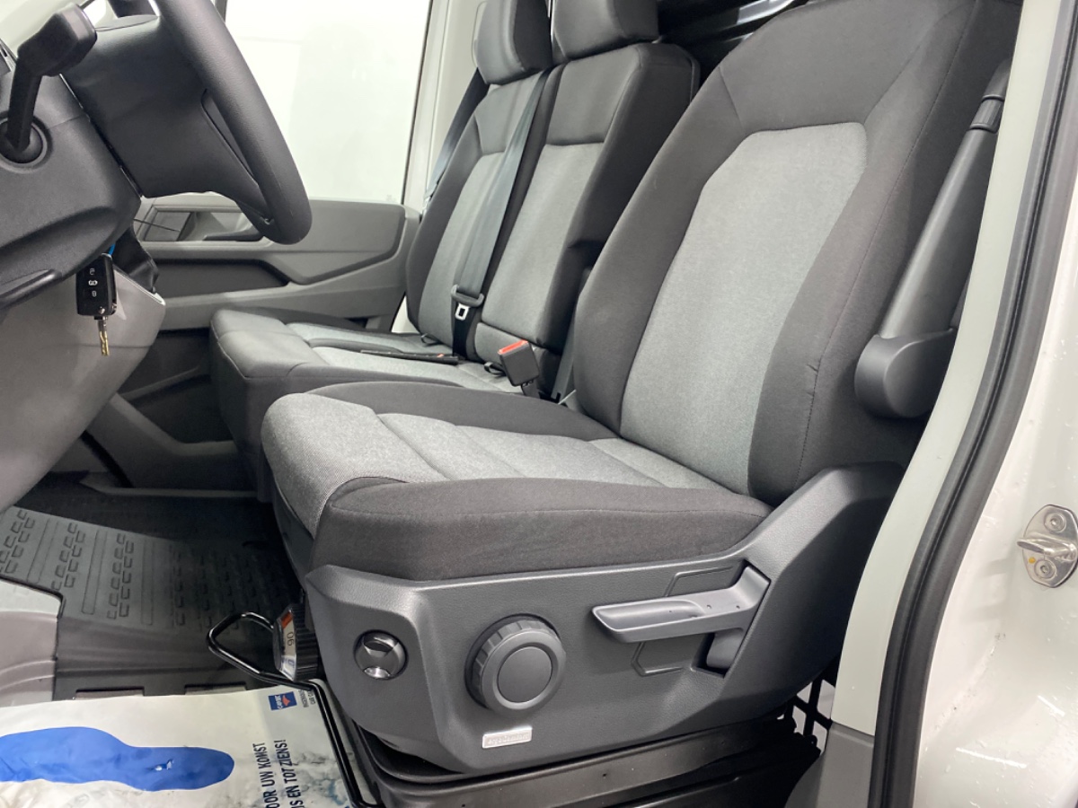 Volkswagen Crafter 35 2.0 TDI 177PK DSG L4H3 Highline FWD | Allseasons | Trekhaak + assist | Verzwaarde vooras | Bijrijdersbank met opbergvak | NWPRIJS 50.000 EX | 8x op voorraad