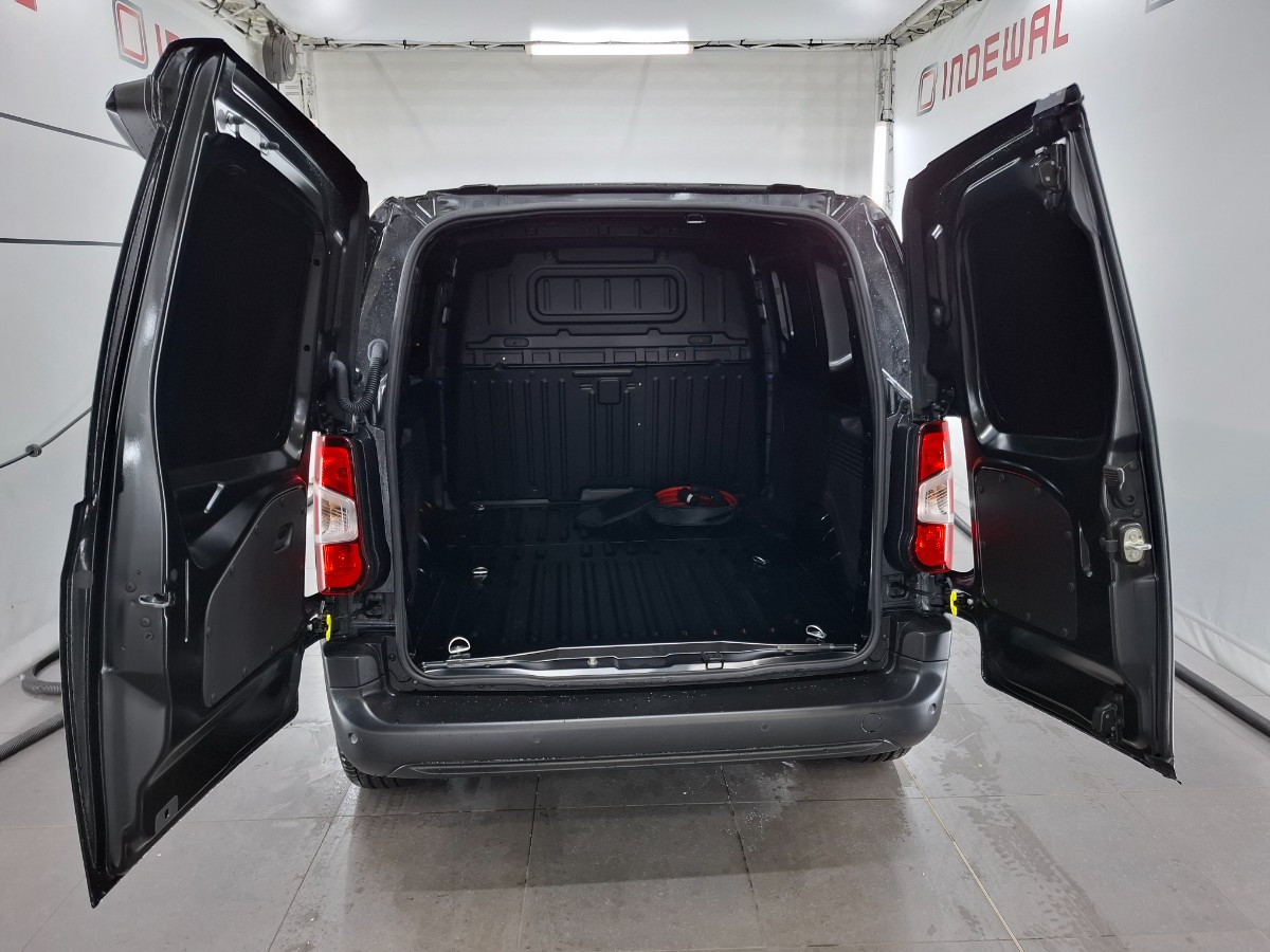 Peugeot e-Partner 136 L1 50 kWh | PDC voor + achter met Surround Rear Vision | Stoel + Voorruitverwarming