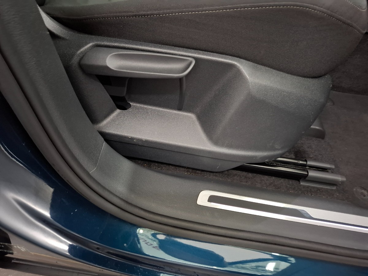 Volkswagen Tiguan Elegance eHybrid 1.4 TSI 245PK | Pano Area-View Matrix-LED Keyless | Nighshade Blue