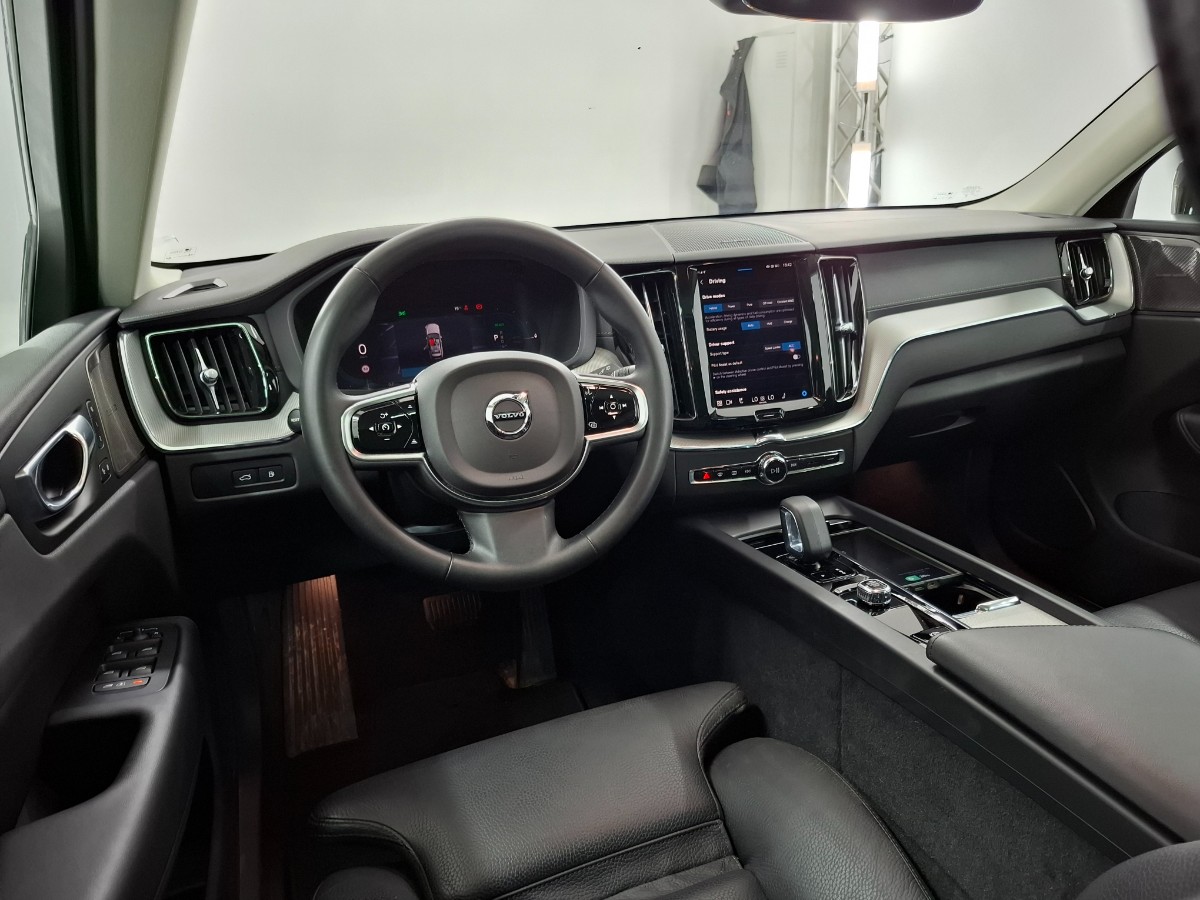 Volvo XC60 2.0 T6 Recharge AWD Plus Dark Long Range |H&K|Dodehoek|Pano|