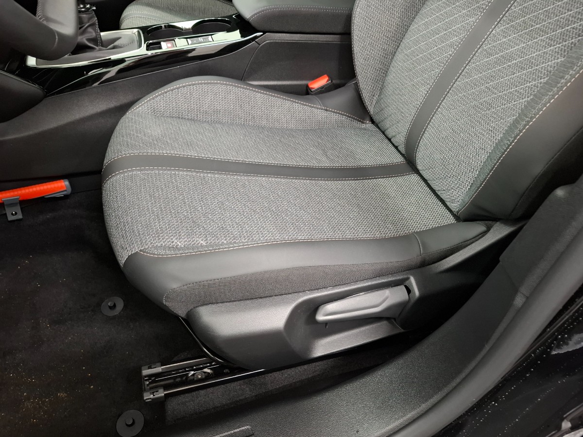 Peugeot 2008 1.2 PureTech 100 Allure