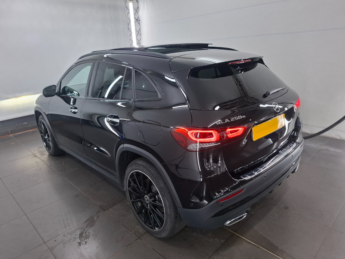 Mercedes-Benz GLA Klasse 250 e Bussiness Solution AMG Pano Sfeer Leder Night Pakket