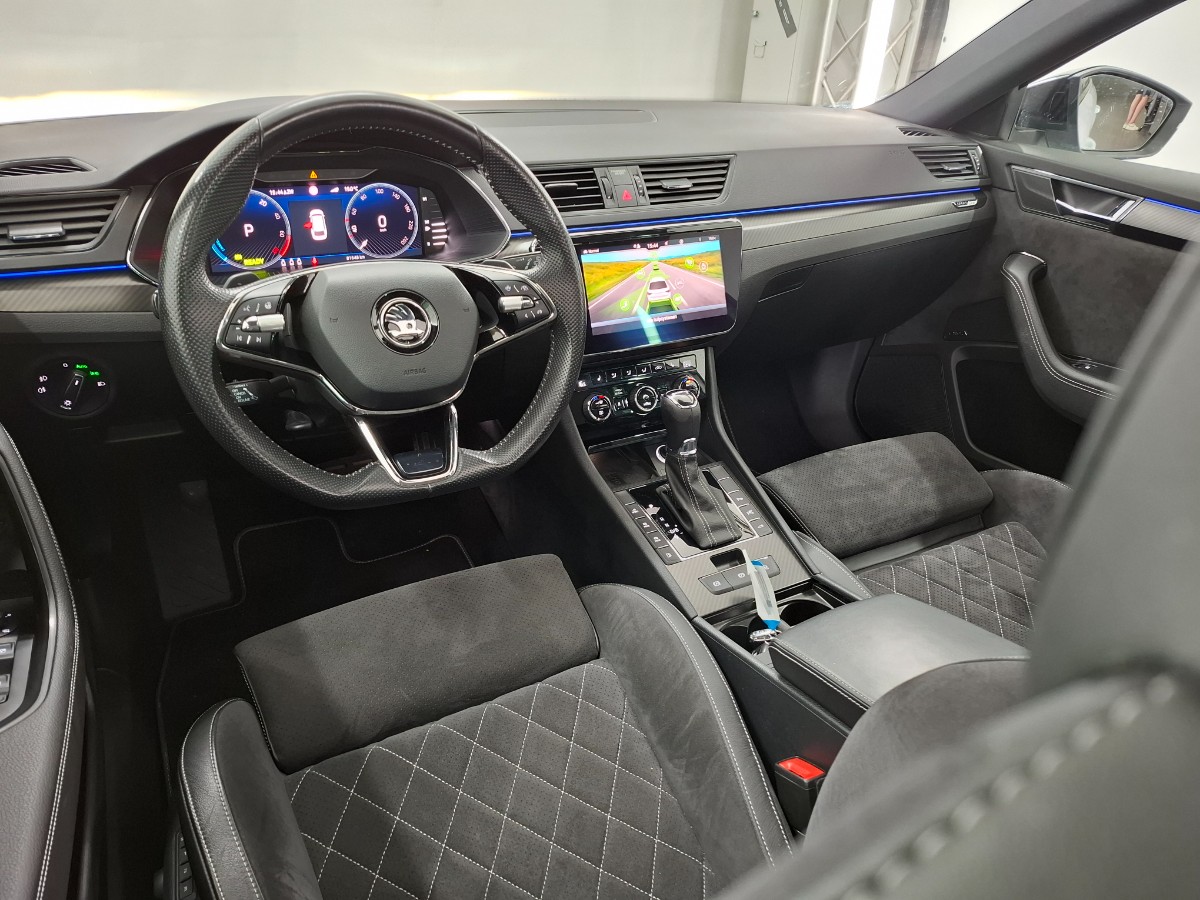 Skoda Superb Combi SPORTLINE 1.4TSI iV