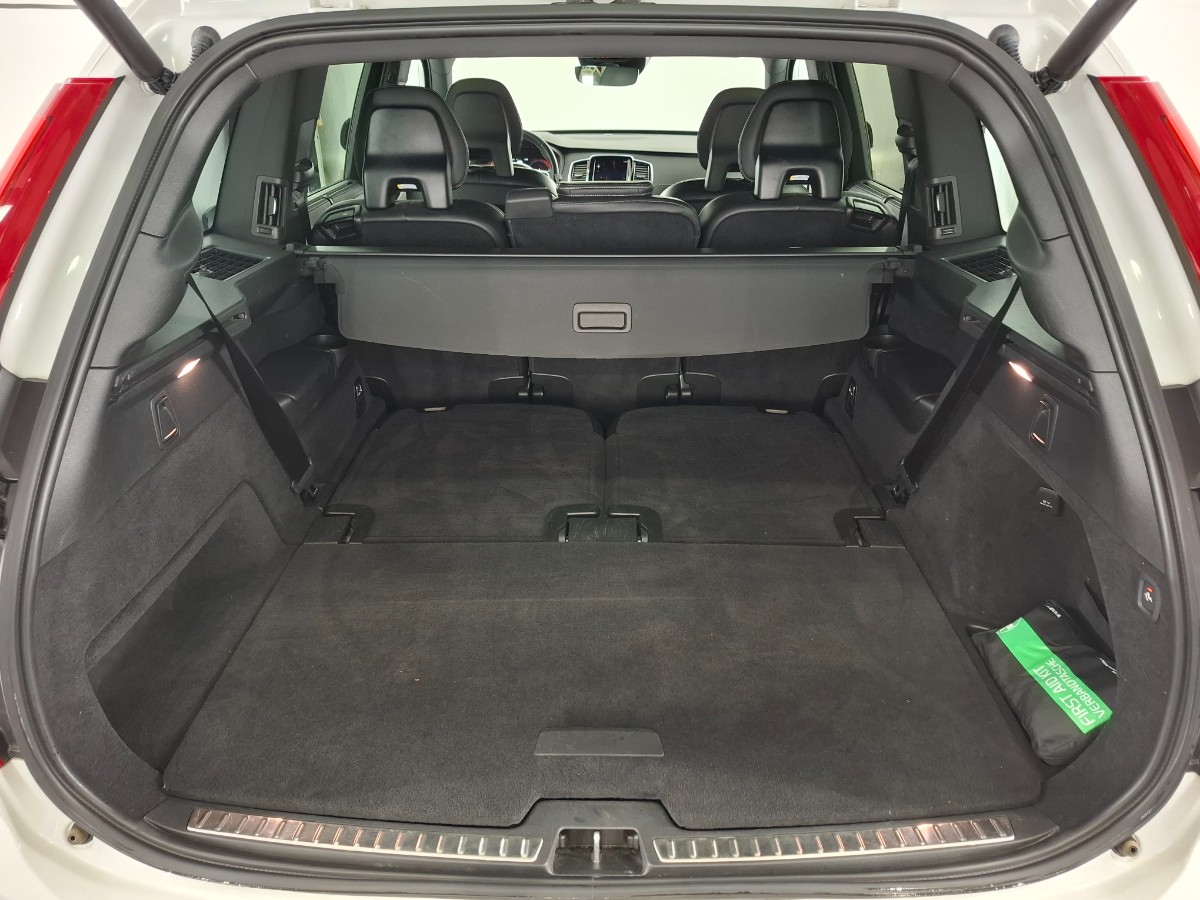 Volvo XC90 R-Design Recharge AWD 2.0 T8 Twin Engine 7-zits | Elektr. Haak | Stoelverw. achter | Voorruitverw.