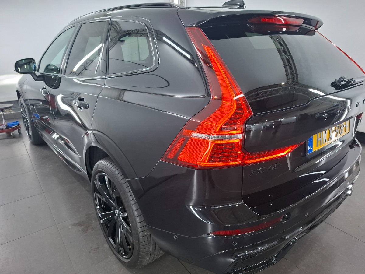 Volvo XC60 2.0 T6 Plug-in hybrid AWD Ultimate Black Edition Panoramadak