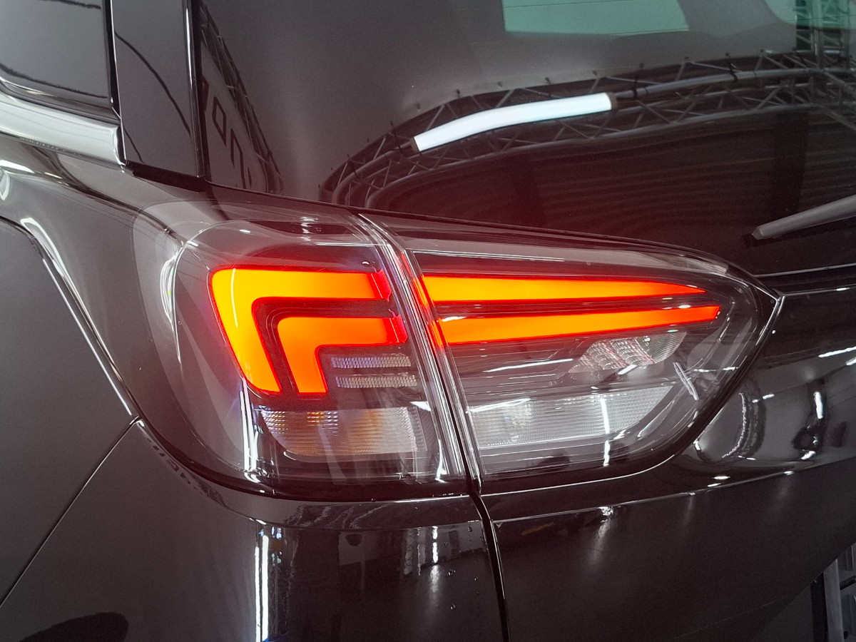Opel Crossland X 1.2 Turbo Elegance