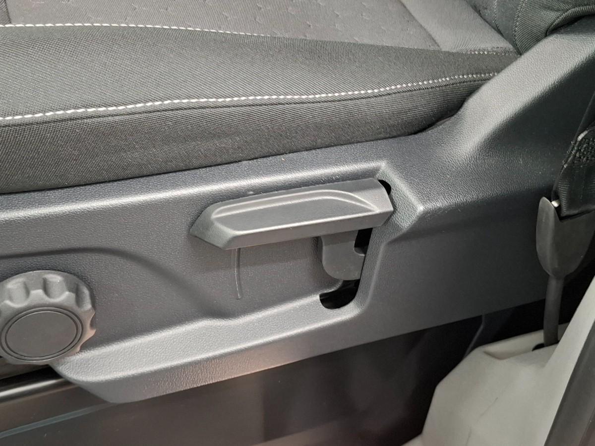 Ford Transit Custom Kombi 340 2.5 PHEV 233PK L2H1 Limited | Moondust Silver