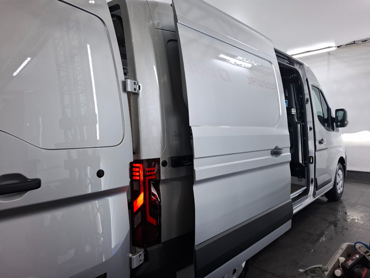 Renault Master E-Tech T35 L2H2 Extra long range 87 kWh | 2x Schuifdeur Trekhaak Allseasons Betimmering Opstap