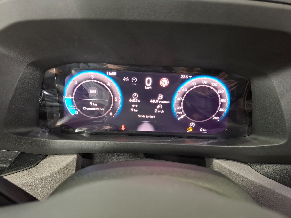 Volkswagen Crafter NW MODEL 2.0 TDI 140PK 35 FWD L3H2 | ComfortPlus Stoel | LED Koplampen | MF-stuur | Camera | Trekh. voorber.
