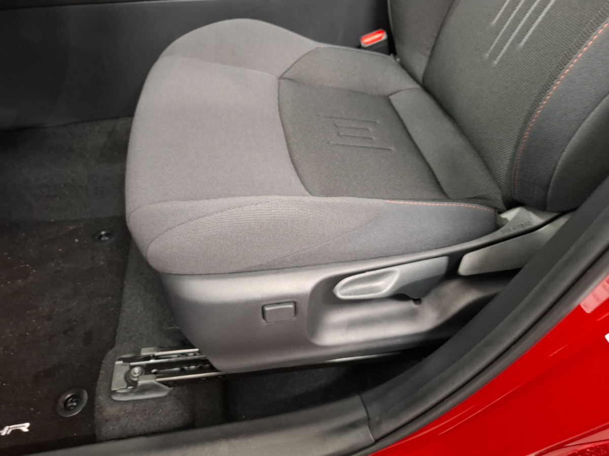 Toyota C-HR 1.8 Hybrid 140 First Edition Bi-Tone