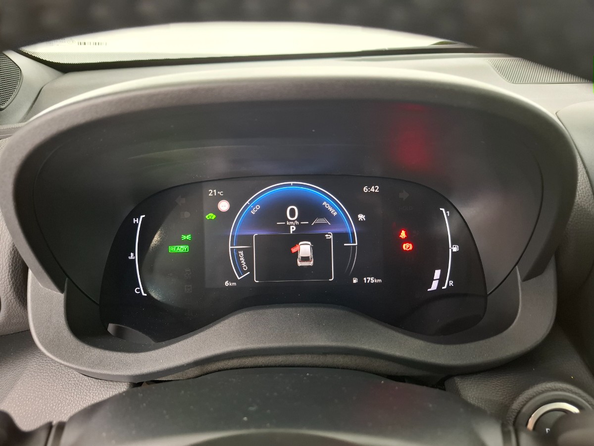 Toyota Yaris Cross 130pk teamplayer + winter + safety