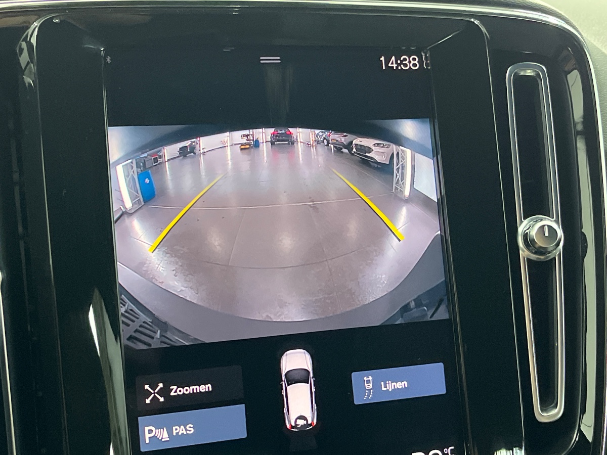 Volvo XC40 T4 RECHARGE PLUG-IN AUTO CORE