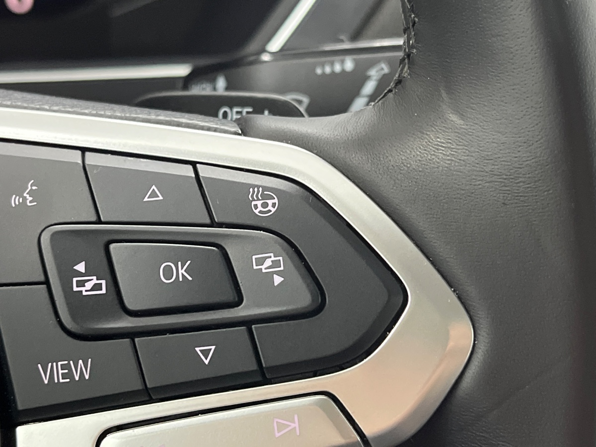 Volkswagen Tiguan Allspace 1.5 TSI Life Business 7p. |Pano|Trekhaak|ACC|Stoelverwarming|
