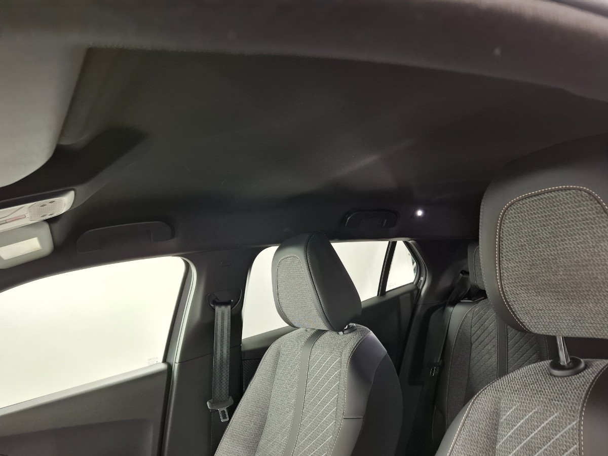 Peugeot 2008 1.2 PureTech 100 Allure