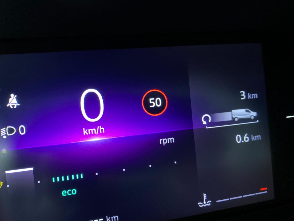 Renault Trafic 2.0 Blue dCi 130 T29 L2H1 Advance DC – 17″ LMV | Camera | Trekhaak | Stoel pass. in hoogte verstelb.