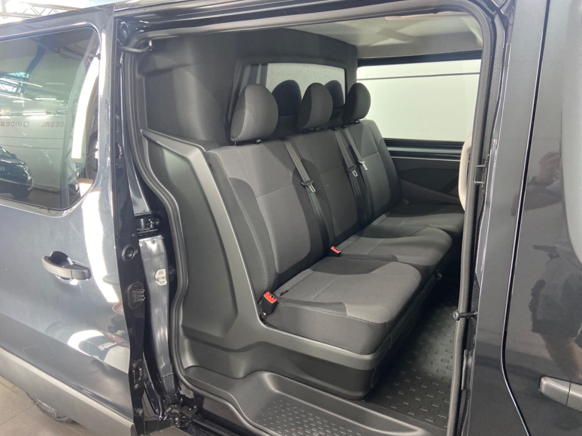 Renault Trafic L2H1 T29 DC dCi 130 Advance | LMV CAM THK | NWPRIJS 37500 EX