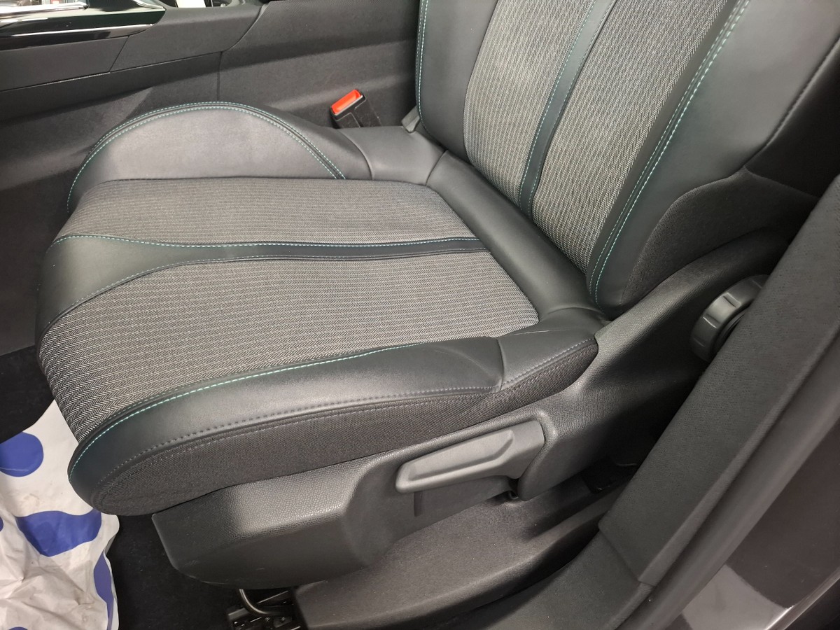 Peugeot 3008 Hybrid 225PK Allure Pack