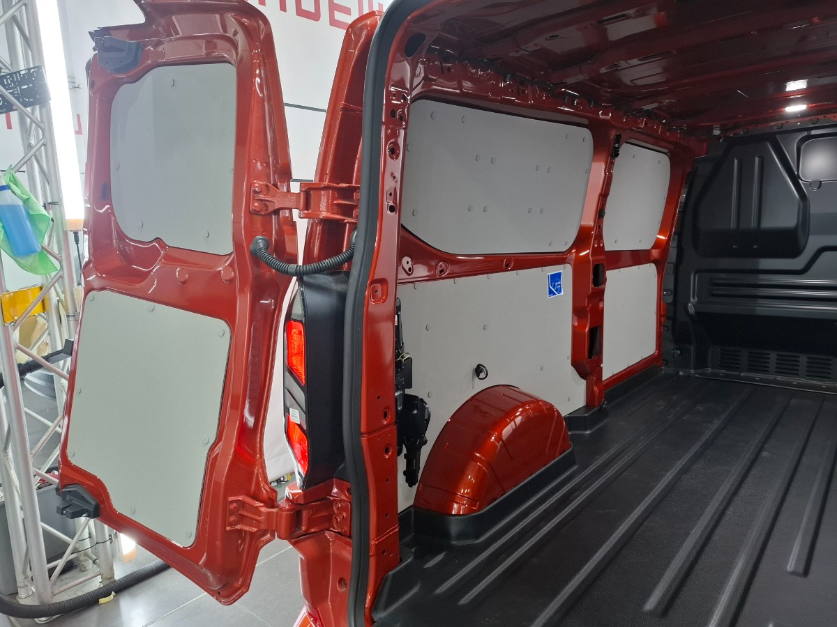 Ford Transit Custom Limited L2H1 320 | Driver P. Premium | THKVRB | 17 LMV | Stuurverw. | Draadloos laden | Dubb. Vergr.