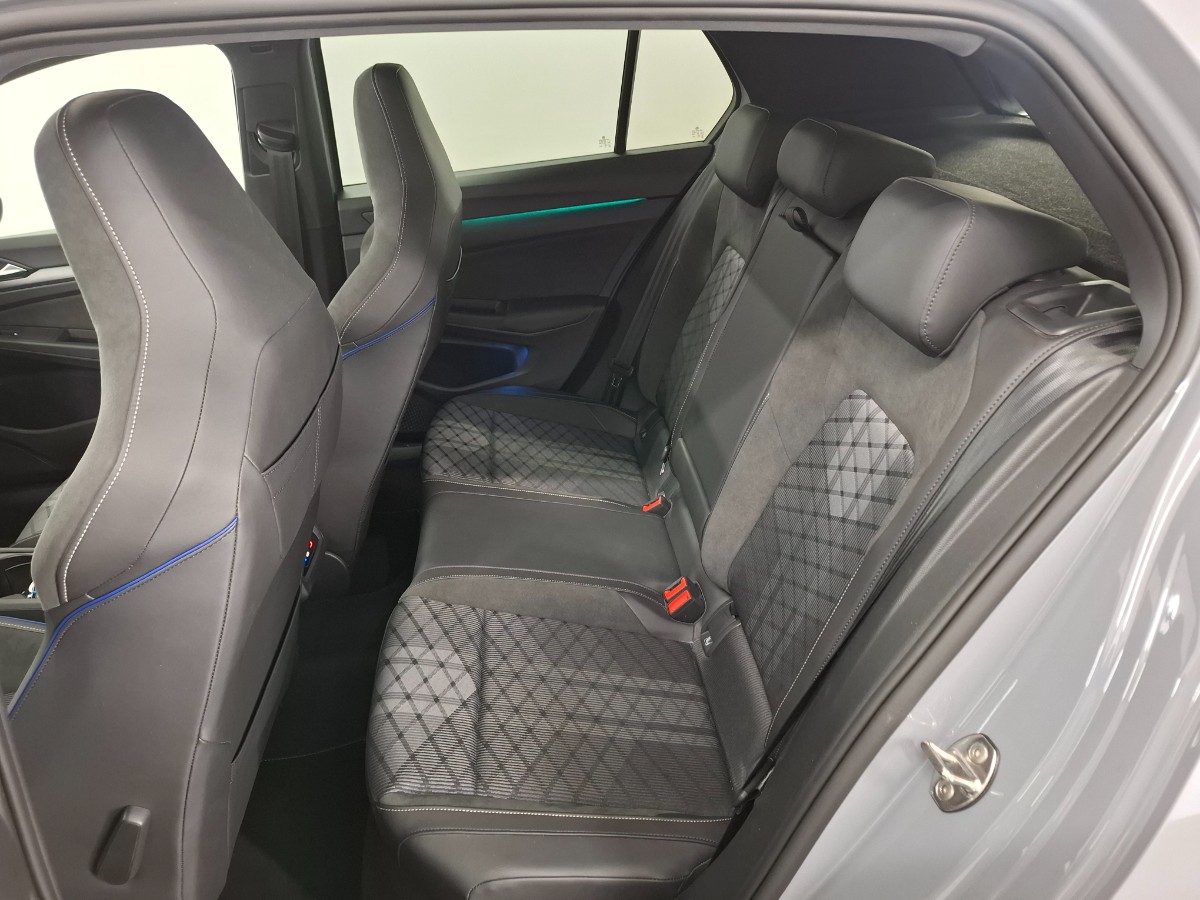 Volkswagen Golf 1.5 TSI R-LINE