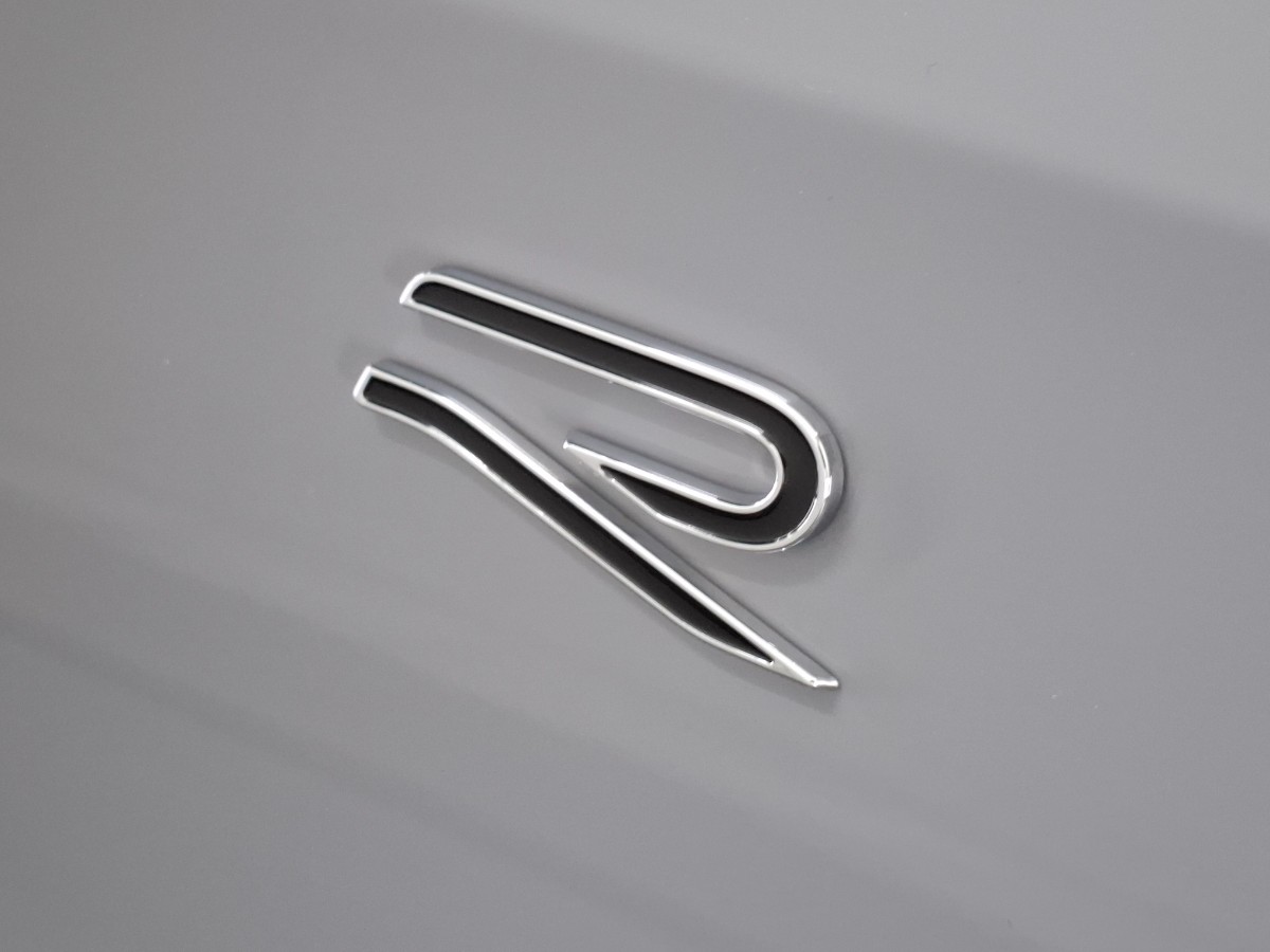 Volkswagen Golf 1.5 TSI R-LINE