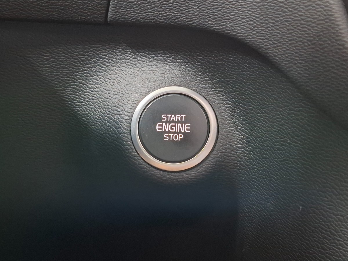 Volvo XC40 1.5 T4 Recharge Inscription |Stoelverwarming|Pano|H&K|