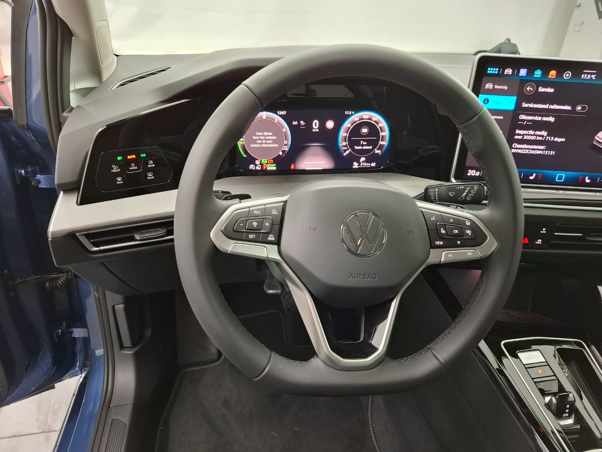 Volkswagen Golf Style 1.5 TSI eHybrid DSG | IQ LIGHT | LMV 18 Catania | Winterpakket | Anemone Blue