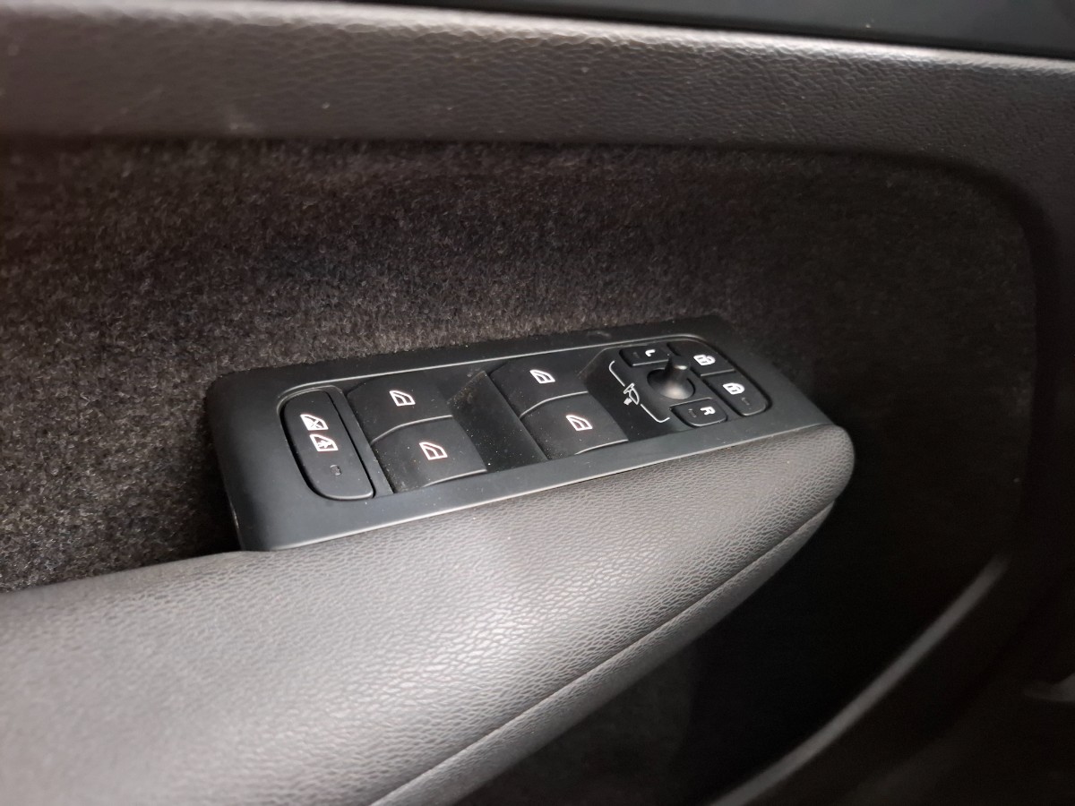 Volvo XC40 1.5 T4 Recharge Core Facelift