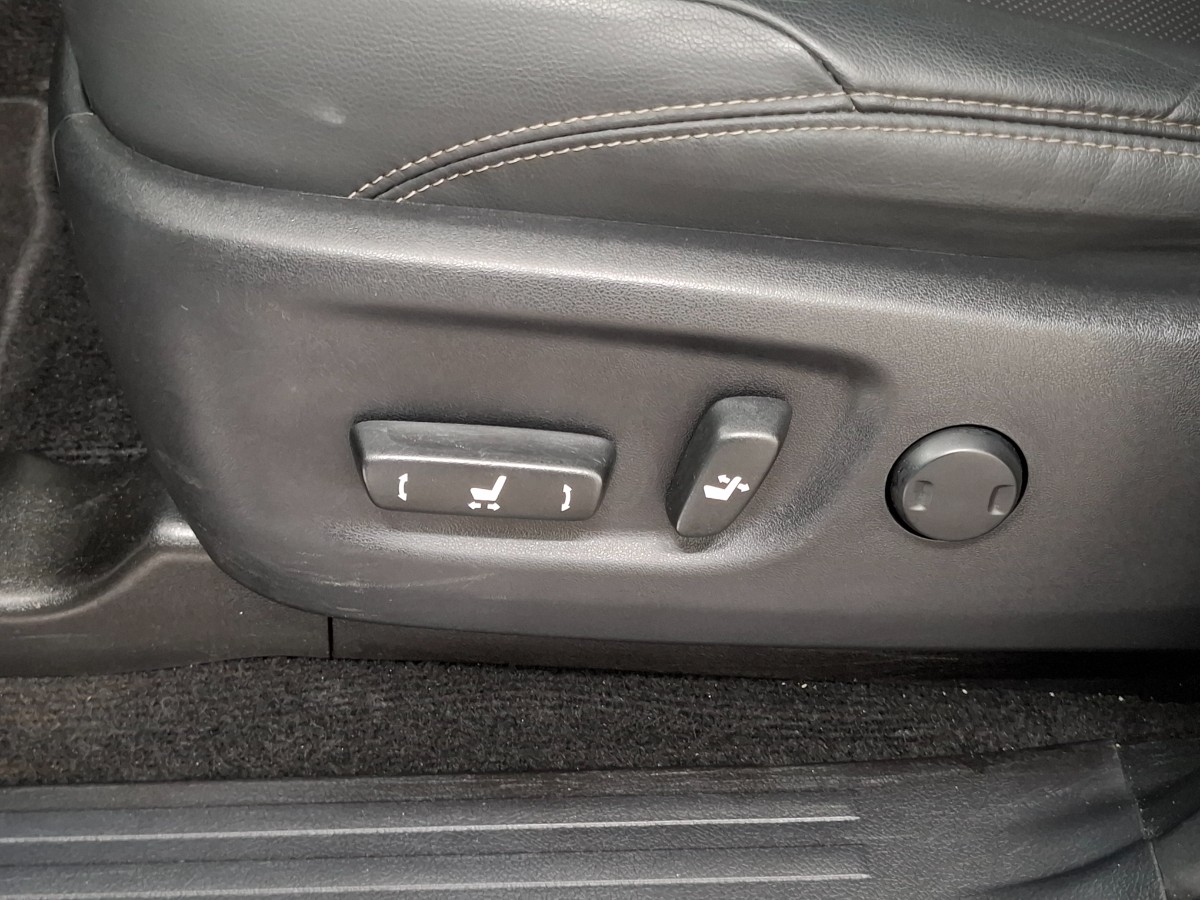 Toyota Land Cruiser 2.8 D-4D-F Professional Van | AVS Luchtvering | ACC | Stoelventilatie | Memory | 360 camera | JBL Audio