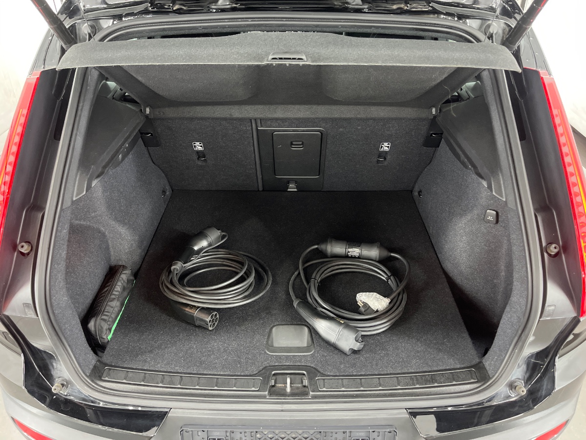 Volvo XC40 T4 RECHARGE PLUG-IN AUTO CORE