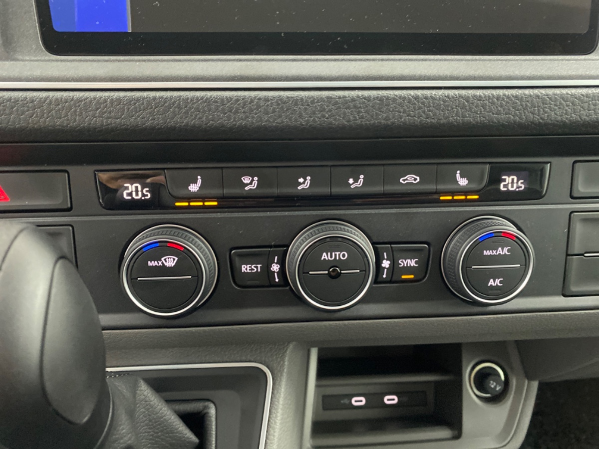 MAN TGE 5.160 L3H3 RWD Dubb. Lucht AUT8 | Reflex silver | Climatronic | Assist pak | Comfortpak. Plus | Bsn Navi | Licht Zicht (LED) | Trekhaak 3,5t | Adaptive Cruise | Schuifdeur links