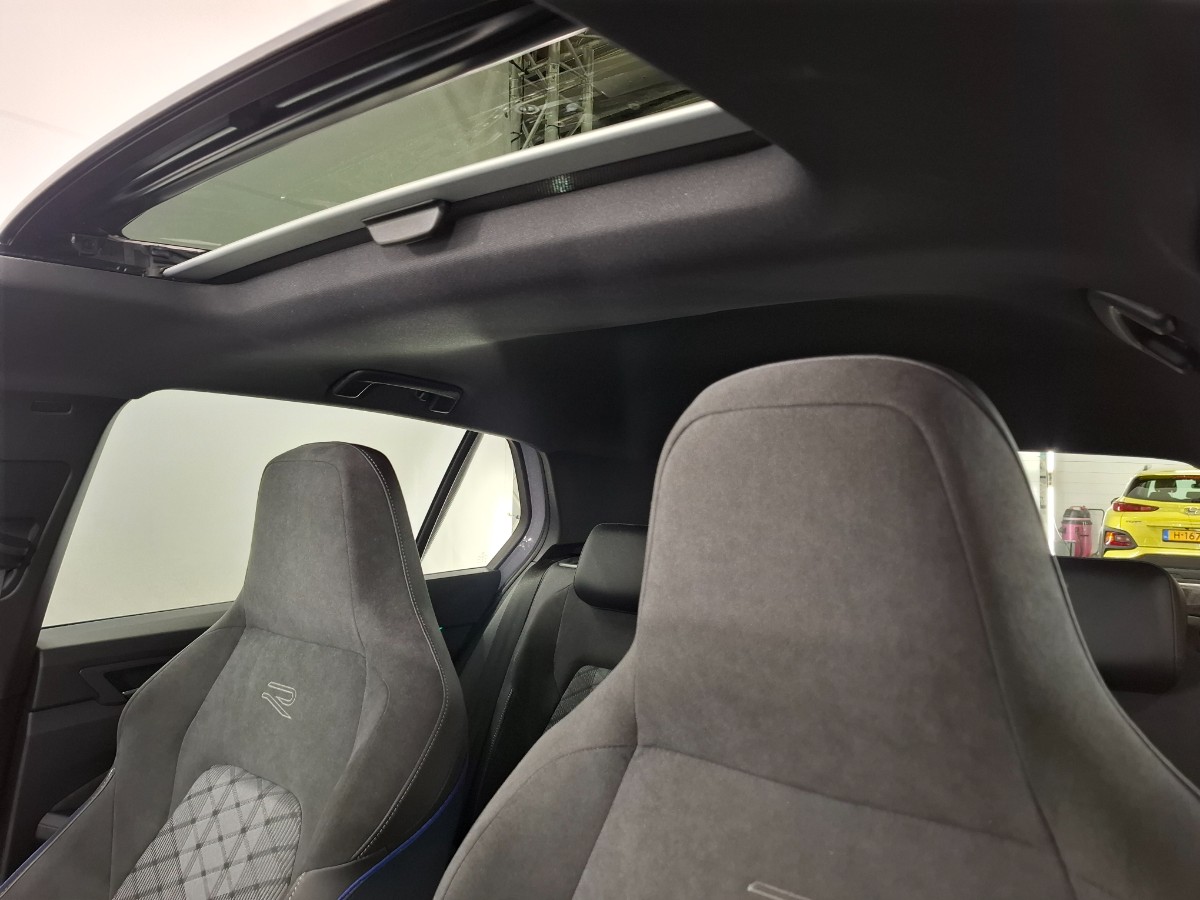 Volkswagen Golf 1.5 TSI R-LINE