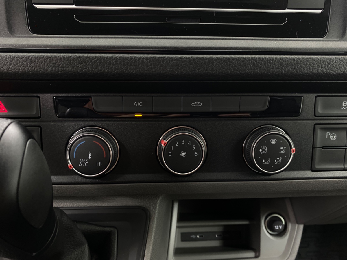 Volkswagen Crafter 35 2.0 TDI 177PK DSG L4H3 Highline FWD | Allseasons | Trekhaak + assist | Verzwaarde vooras | Bijrijdersbank met opbergvak | NWPRIJS 50.000 EX | 8x op voorraad