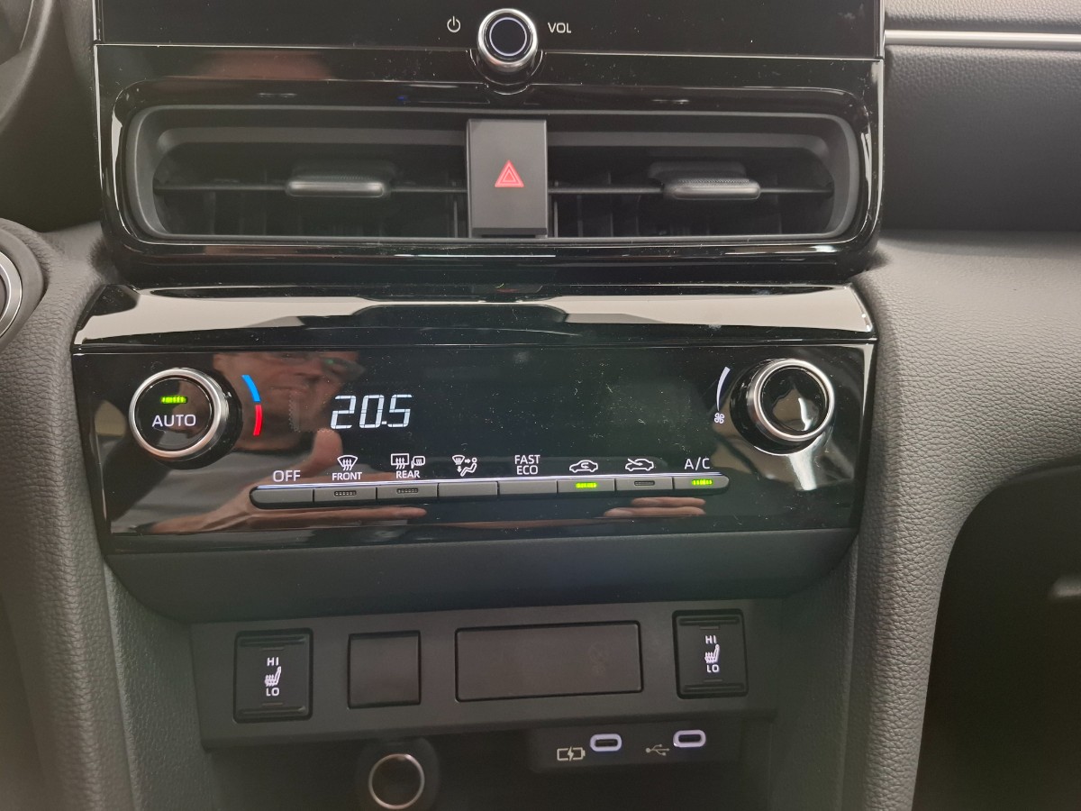 Toyota Yaris Cross 130pk teamplayer + winter + safety