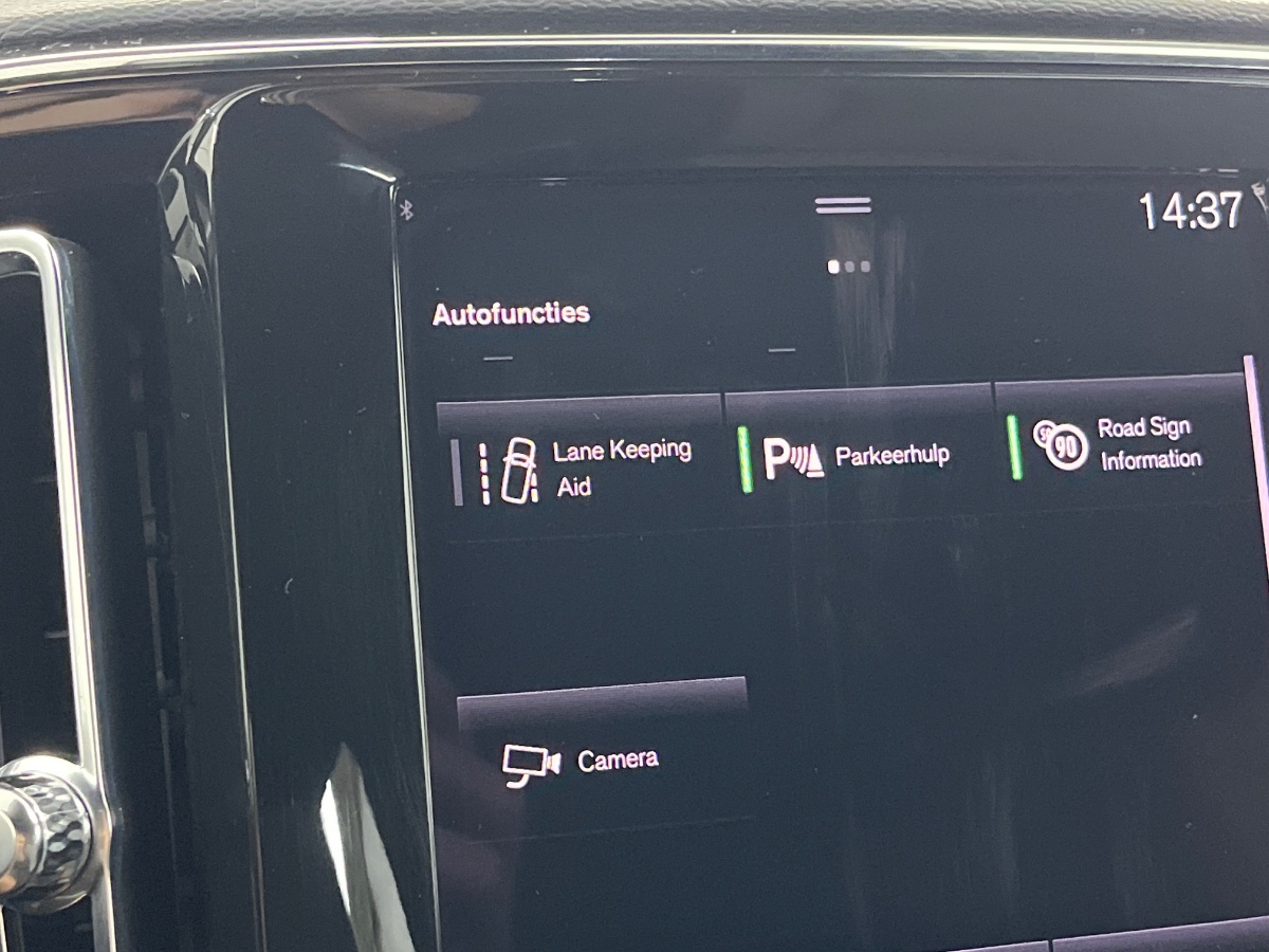 Volvo XC40 T4 RECHARGE PLUG-IN AUTO CORE