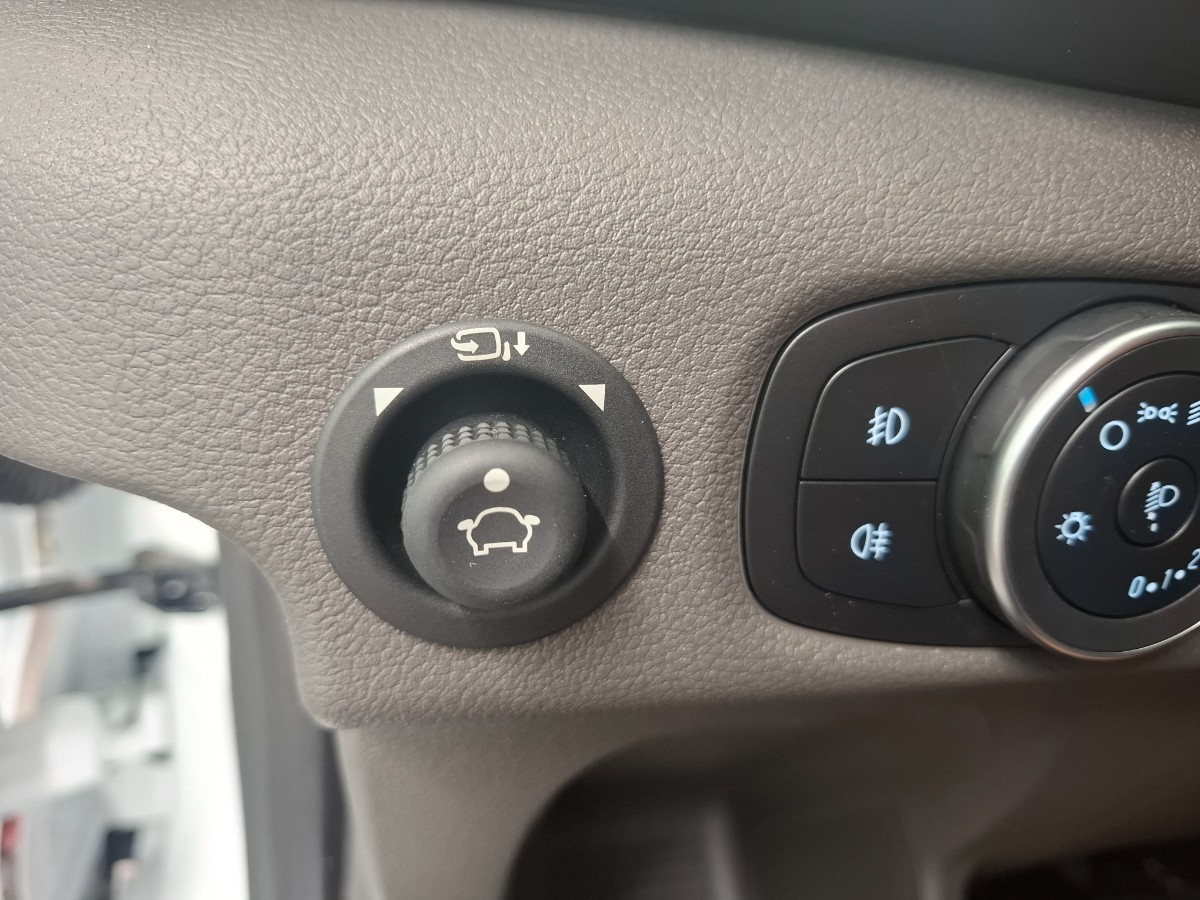 Ford Transit Trend 130PK Automaat | SYNC4 | Trekhaak | Stoelverwarming | Laadruimte pack