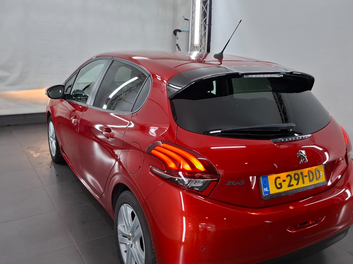 Peugeot 208 1.2 PureTech Signature