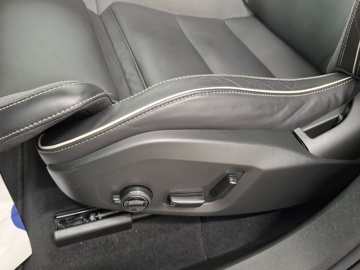 Volvo XC60 2.0 T6 Plug-in hybrid AWD Ultimate Black Edition Panoramadak