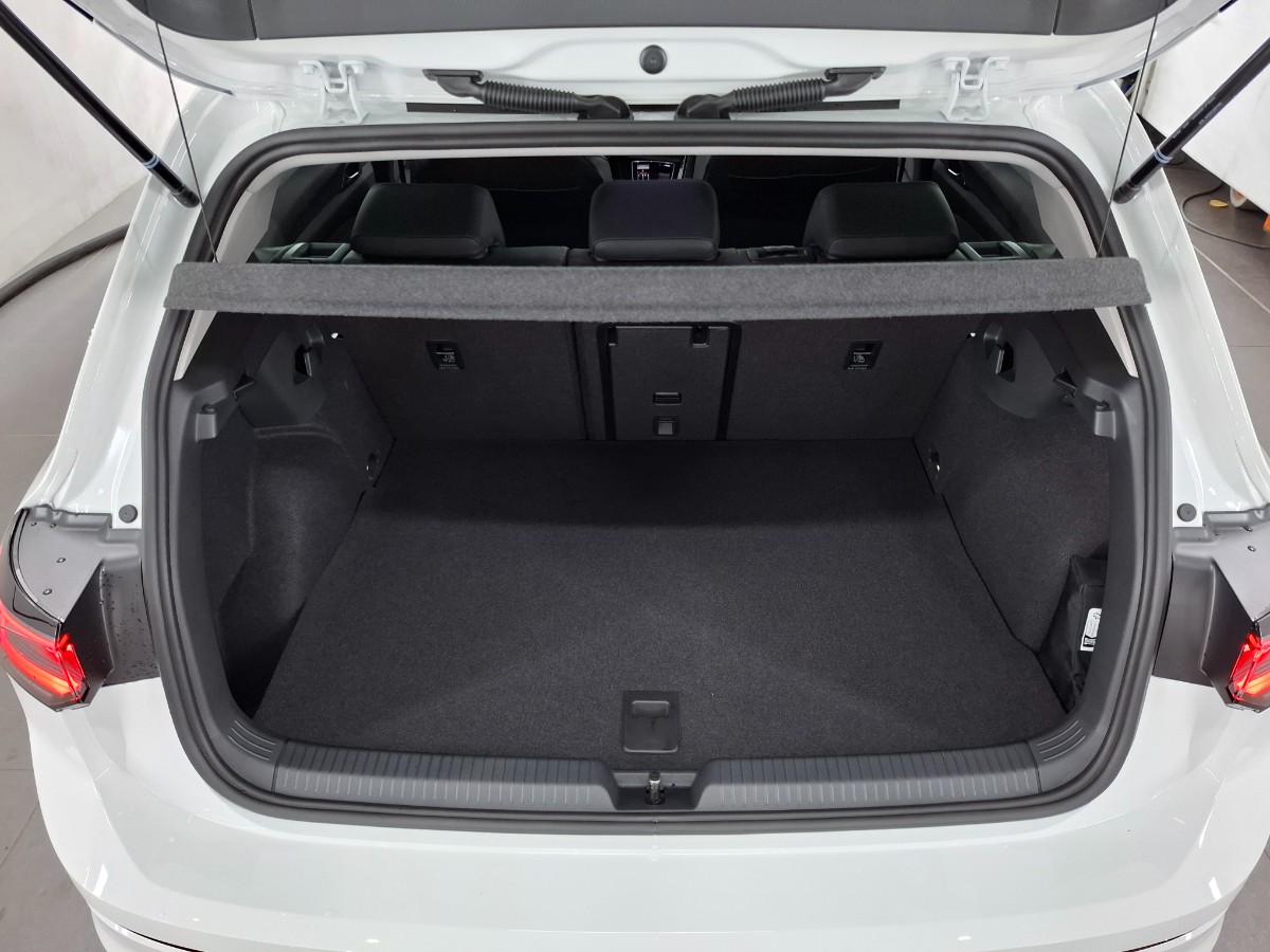 Volkswagen Golf Style 1.5 TSI eHybrid DSG | Zwart dak | IQ LIGHT | LMV 18 Catania | Winterpakket | PURE WHITE