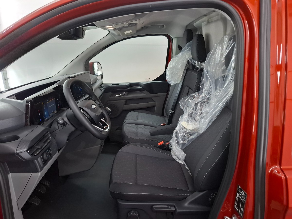 Ford Transit Custom Limited L2H1 320 | Driver P. Premium | THKVRB | 17 LMV | Stuurverw. | Draadloos laden | Dubb. Vergr.