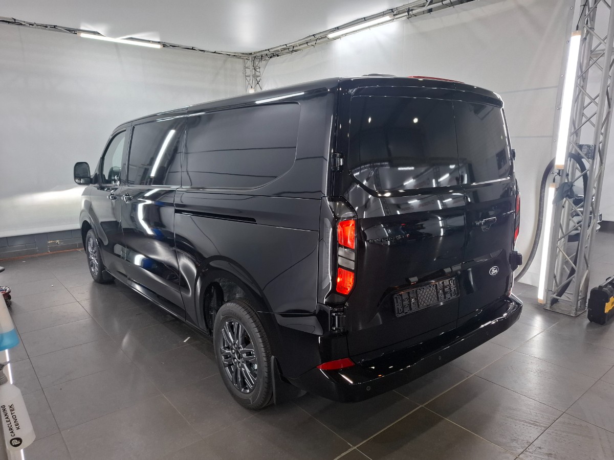 Ford Transit Custom 320 2.0 TDCI L2H1 Limited