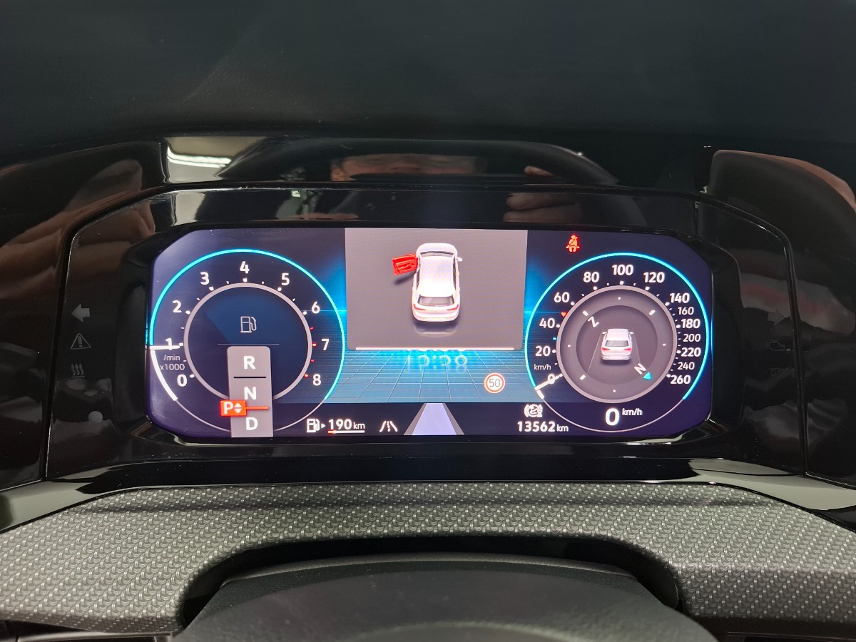 Volkswagen Golf 1.5 TSI DSG R-Line | LED Plus | Moonstone Grey