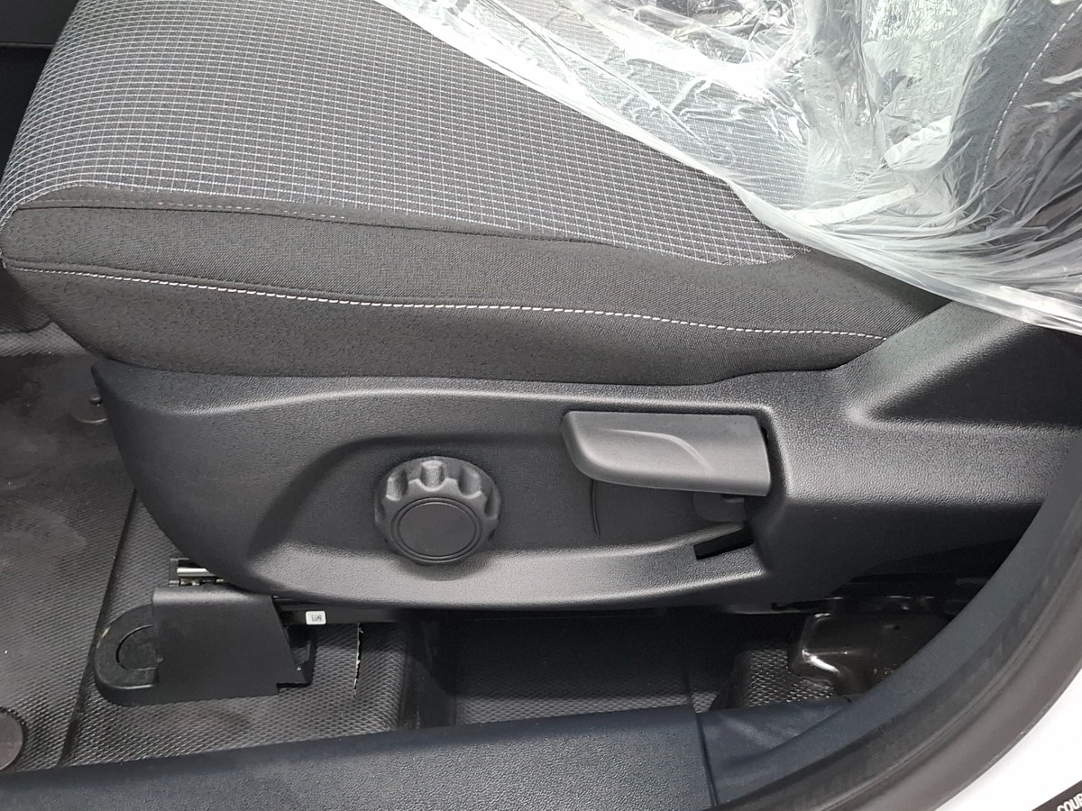 Ford Transit Courier 1.5L ECOBLUE 100PK TREND 16 IN. LICHTMETALEN VELGEN, 10-SPAAK0S , LED LAADRUIMTEVERLICHTING , LED DAGRIJVERLICHTING , PARKING PACK , TREKHAAK BPM VRIJ