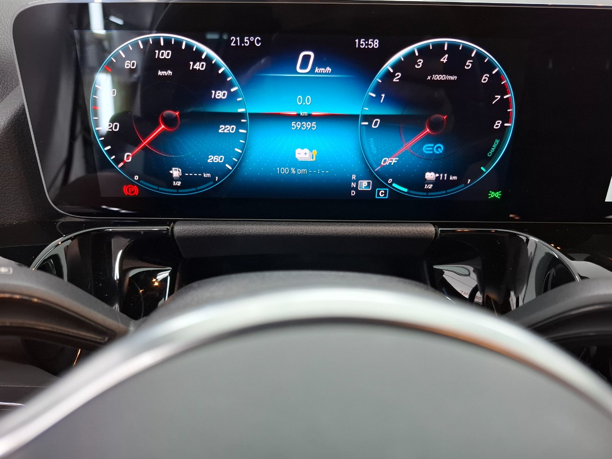 Mercedes-Benz GLA 1.3 GLA 250 e BUSINESS LINE DCT