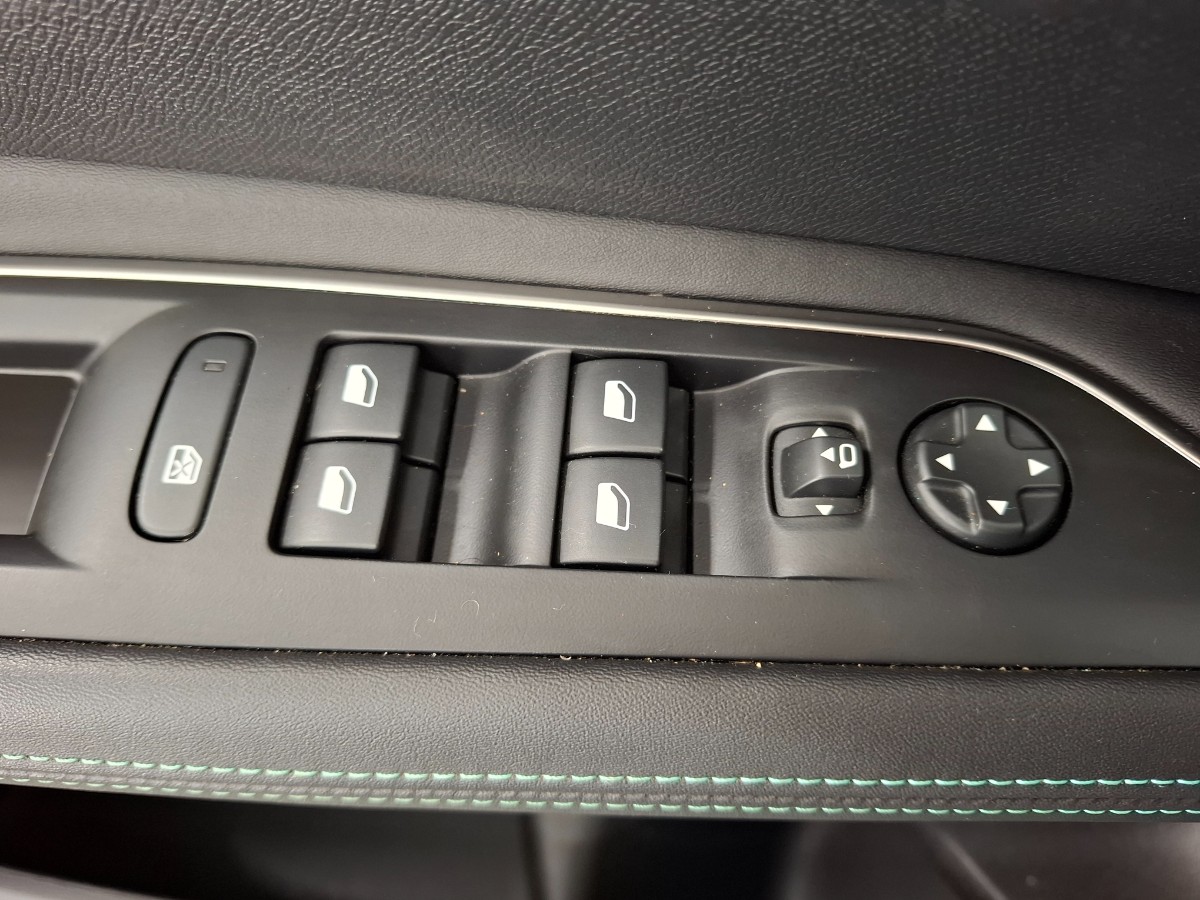 Peugeot 3008 1.2 Puretech 130PK Allure Automaat