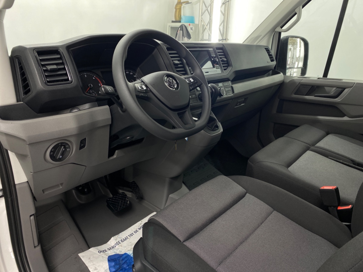 Volkswagen Crafter 35 2.0 TDI 177PK DSG L4H3 Highline FWD | Allseasons | Trekhaak + assist | Verzwaarde vooras | Bijrijdersbank met opbergvak | NWPRIJS 50.000 EX | 8x op voorraad