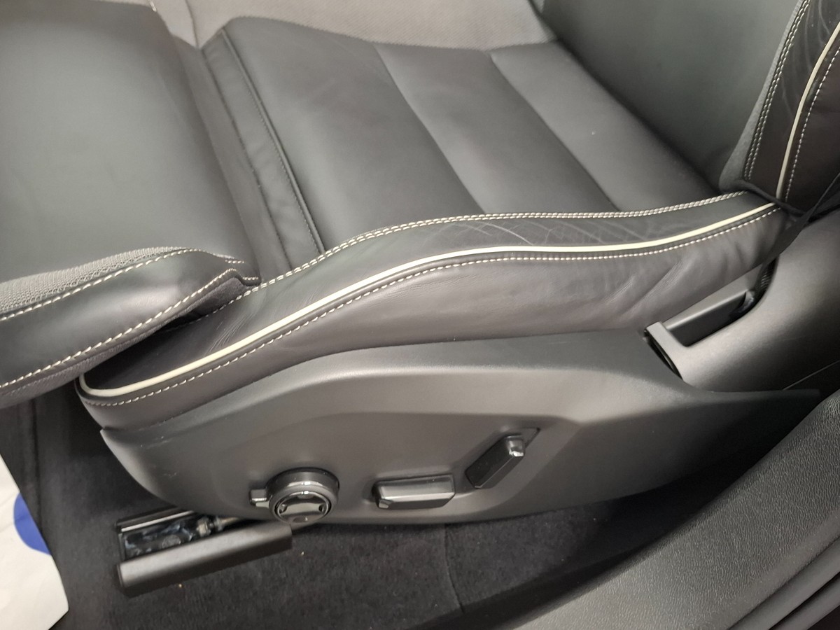 Volvo XC60 2.0 T6 Plug-in hybrid AWD Ultimate Black Edition Panoramadak